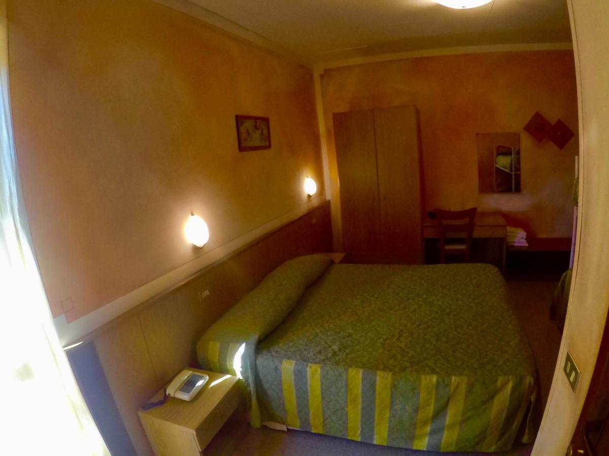 Hotel La Fenice E Sole Tremosine Phòng bức ảnh