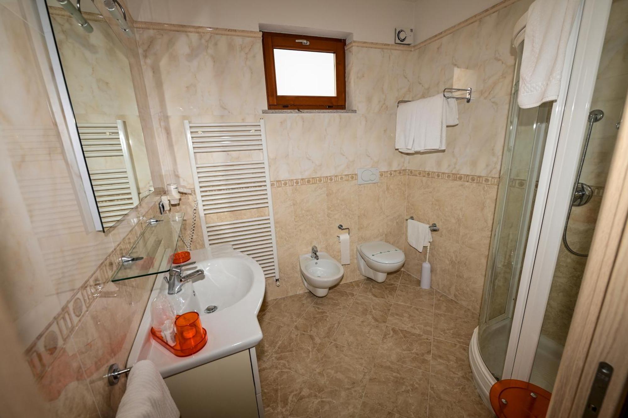 Hotel La Fenice E Sole Tremosine Ngoại thất bức ảnh